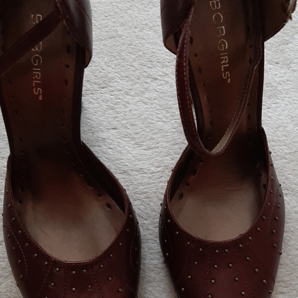 Bronze shoes